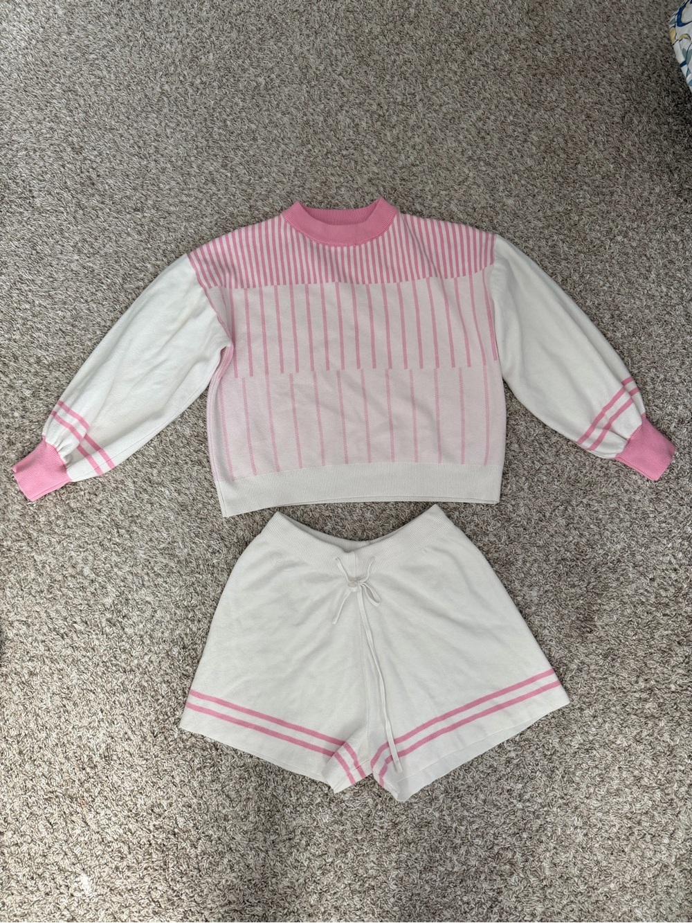Amazon Women Shorts High Waist White and Pink Knit Set